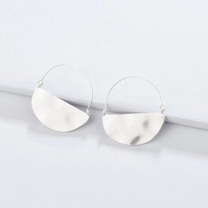 ❣️NWT Hammered Semi Circle Drop Earrings in Silver❣️